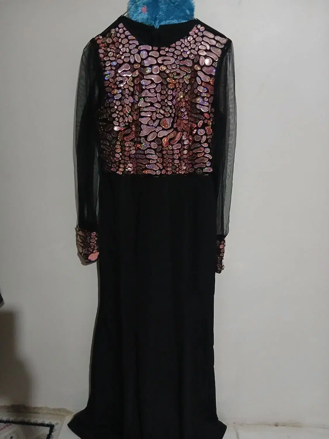 لباس مجلسی|لباس|رشت, لاکان شهر|دیوار