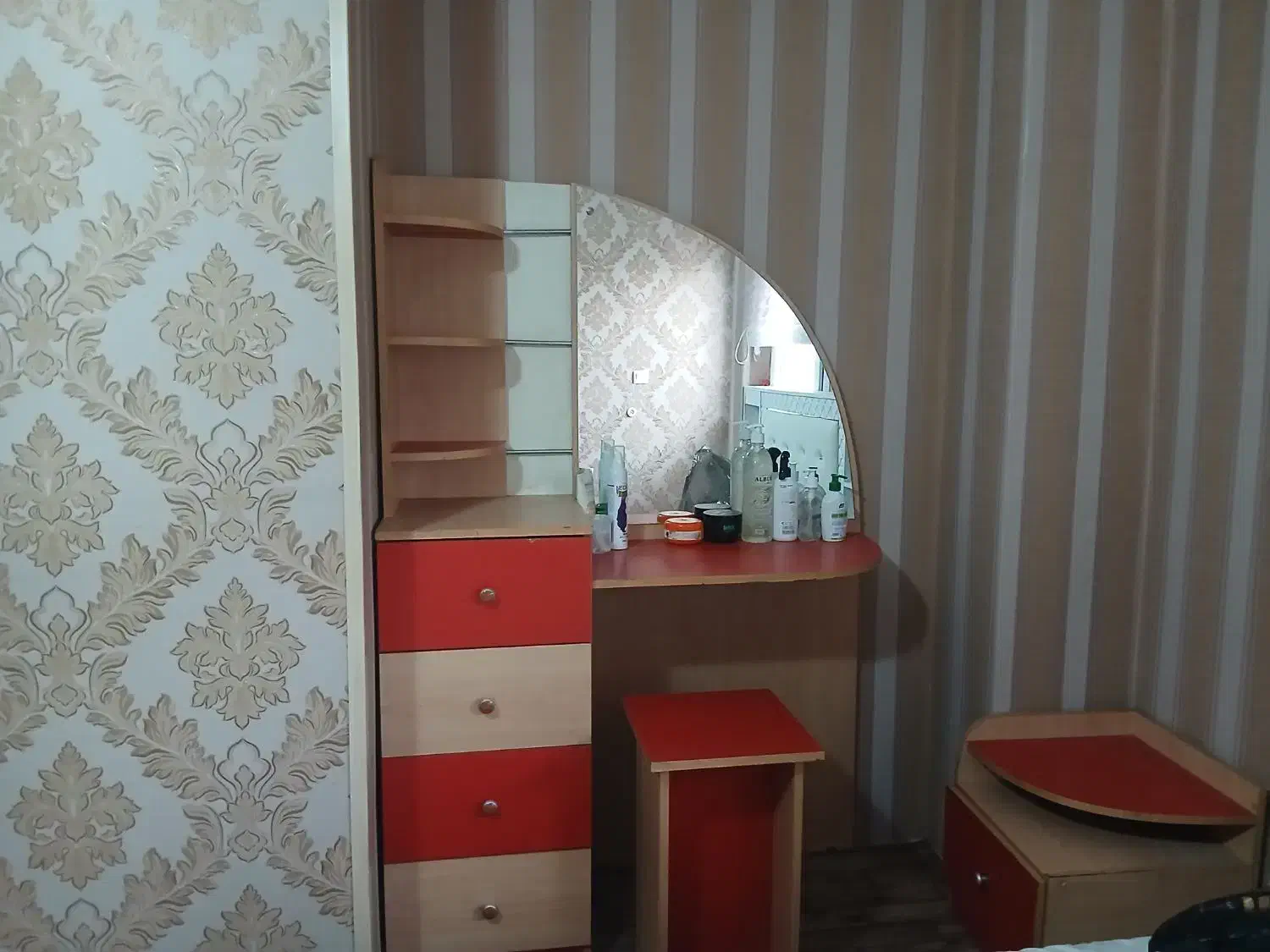 میز‌آرایش‌|جاکفشی، کمد، دراور|همدان, |دیوار