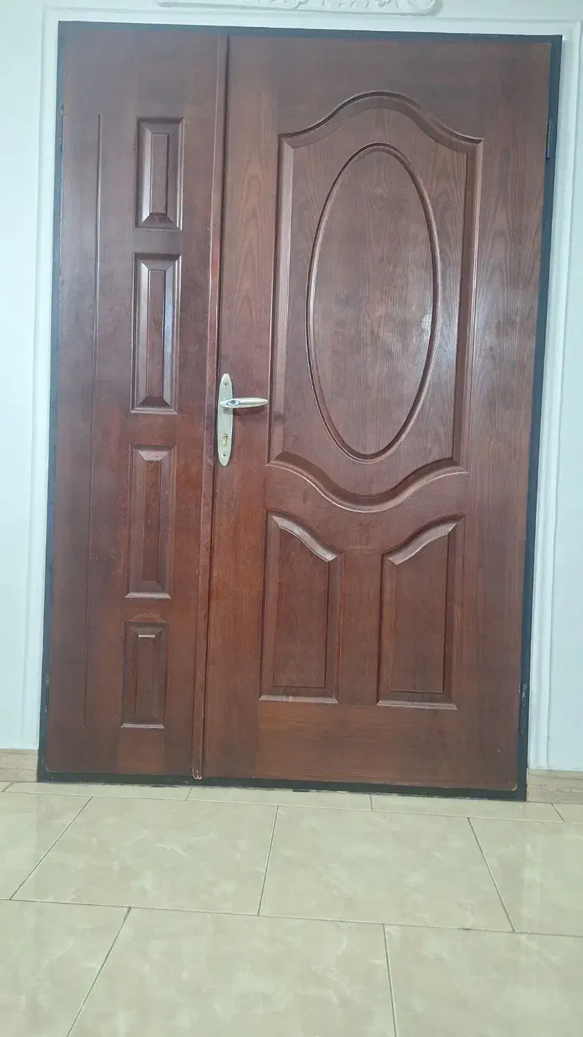 درب چوبی دولنگه سالم|مصالح و تجهیزات ساختمان|قائم‌شهر, |دیوار