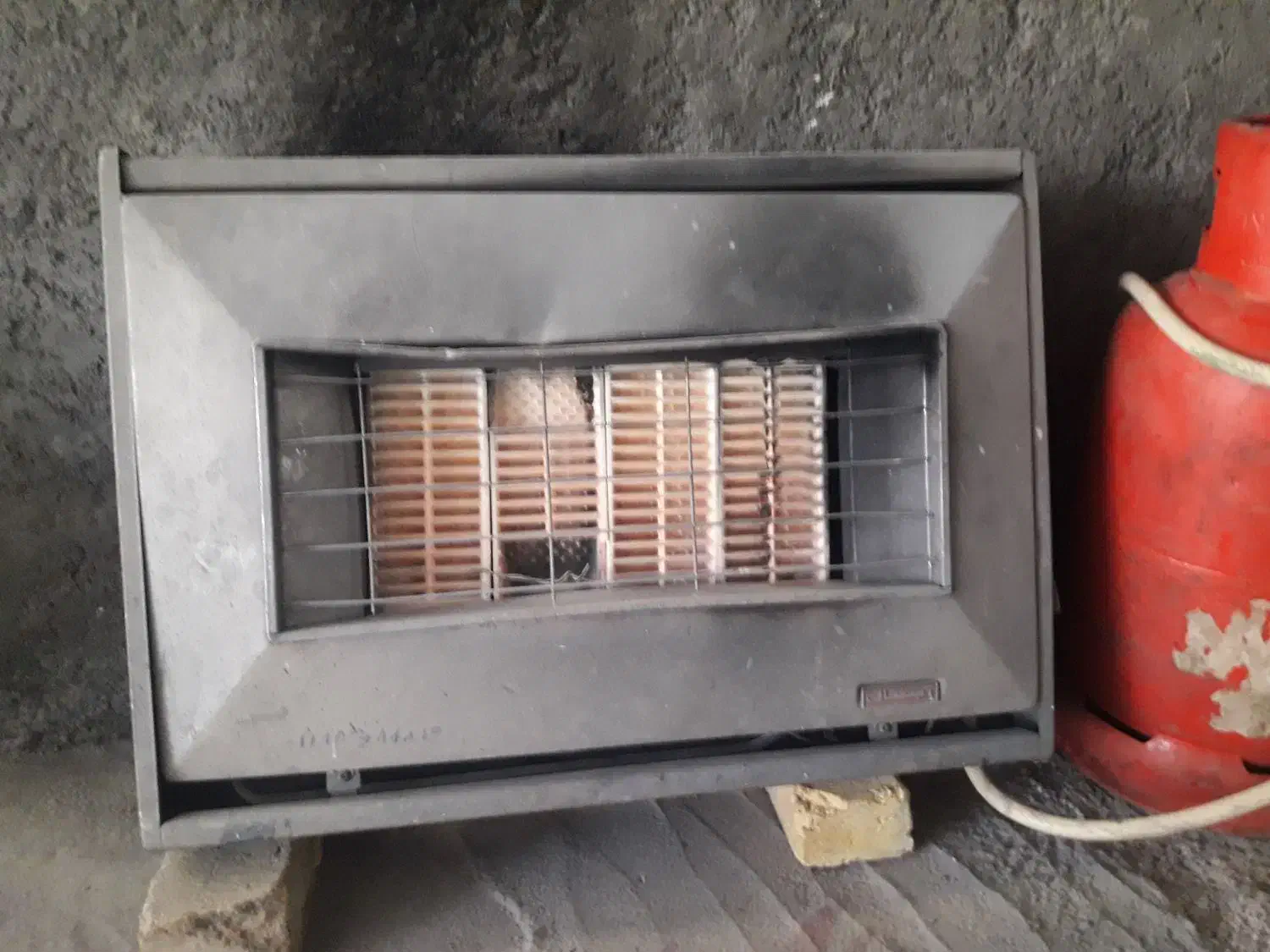 بخاری گازی دیواری سالم بدون عیب|بخاری، هیتر، شومینه|لنجان, |دیوار