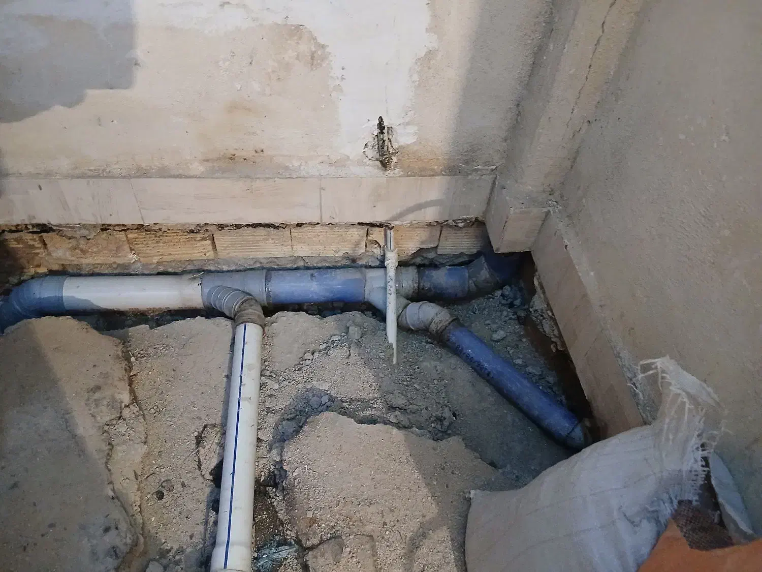 تعمیرات داخلی ساختمان نعم ولوله کشی وو|خدمات پیشه و مهارت|تویسرکان, |دیوار