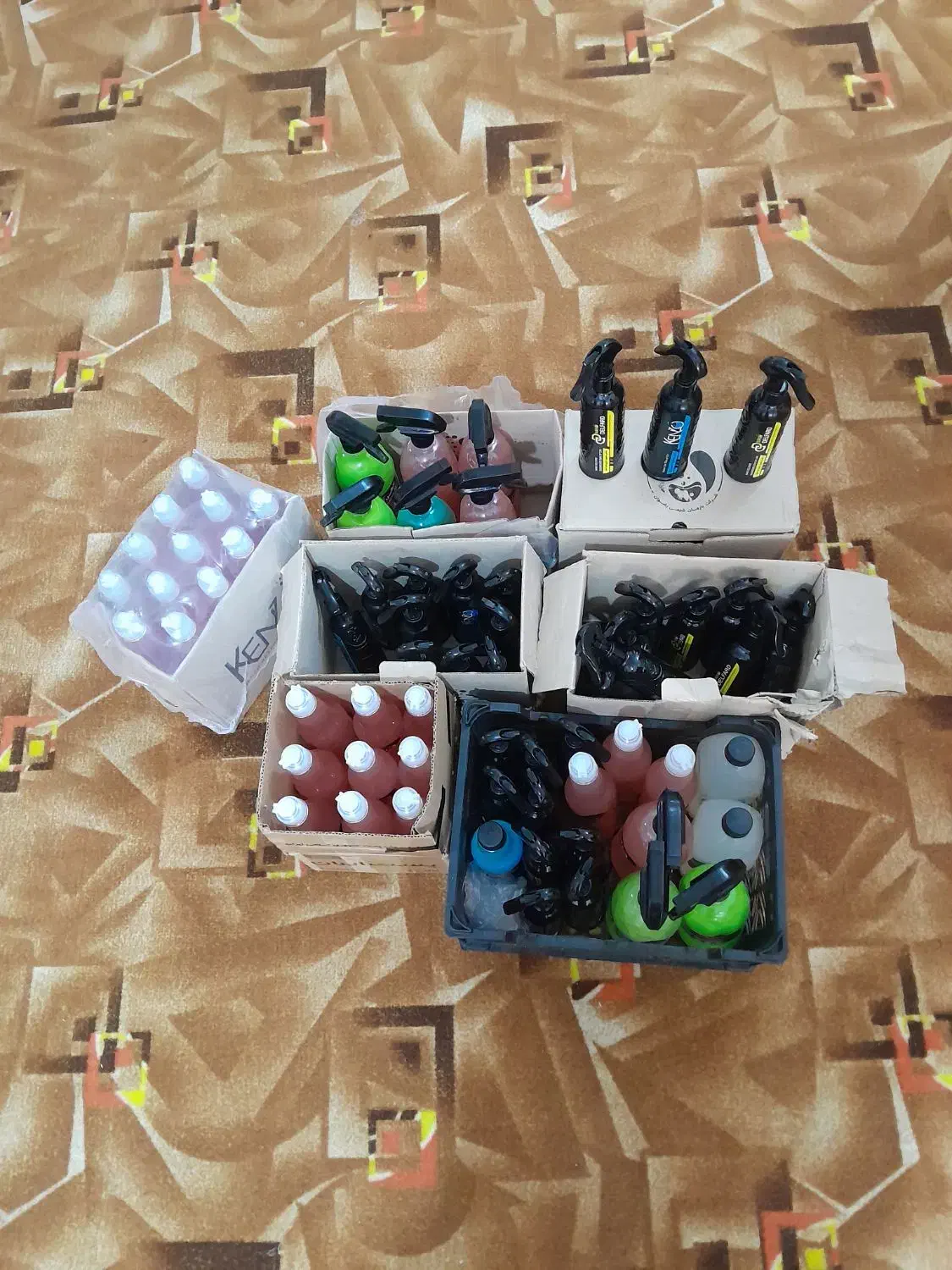 مقداری لوازم کارواش،واکس،براق کننده و غیره|عمدهفروشی|چابهار, |دیوار