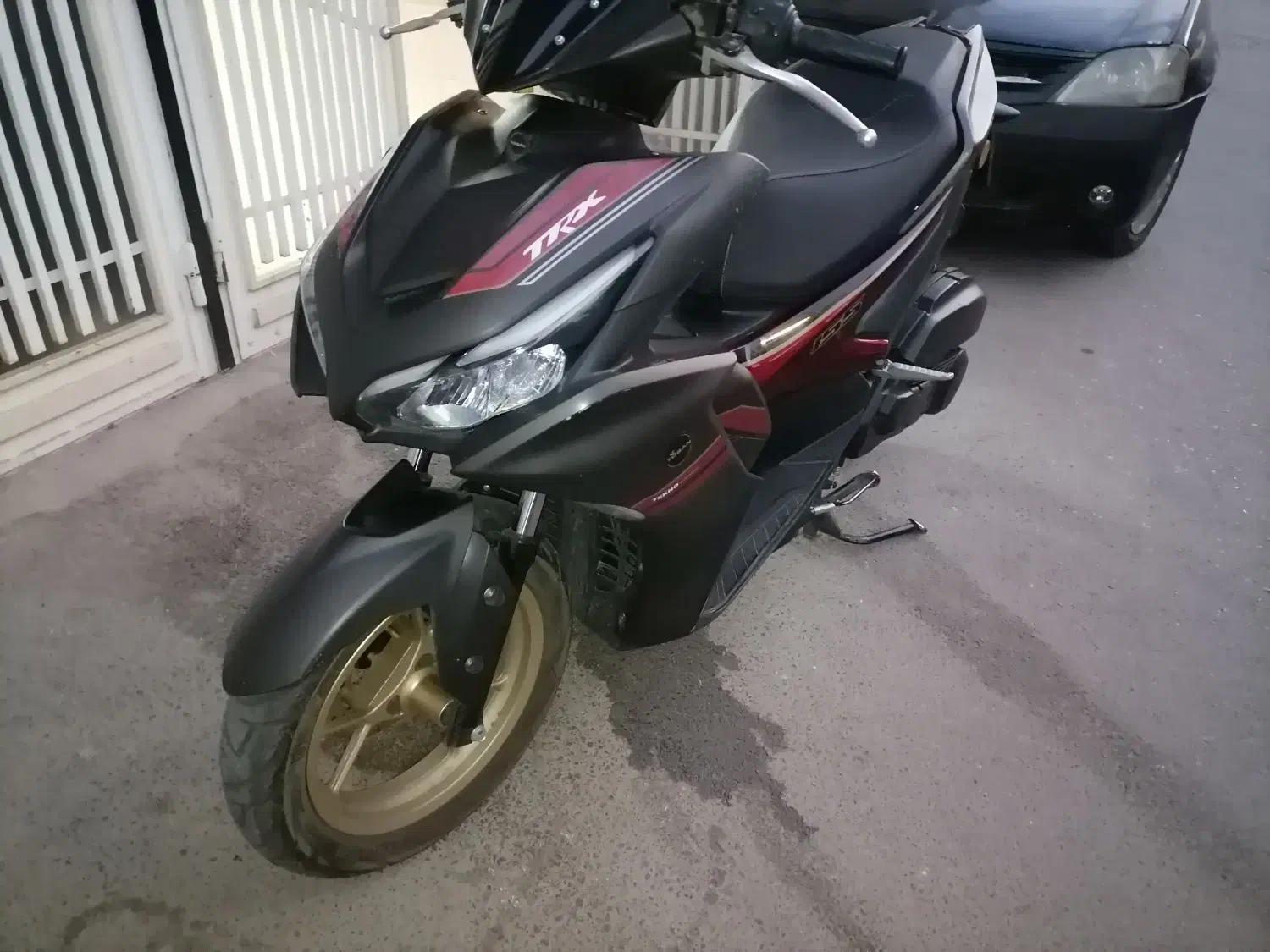 آیروکس توسن فول|موتورسیکلت|قم, بنیاد|دیوار