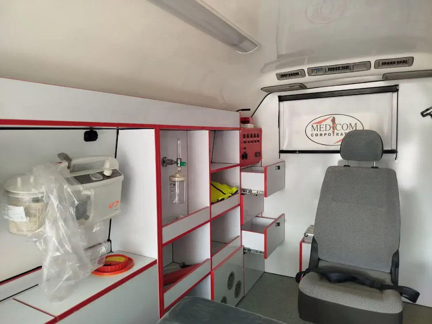 مزایده آمبولانس دانشگاه آزاد کازرون|خودرو سواری و وانت|کازرون, |دیوار