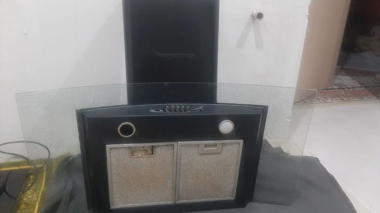 هود پویا مکث|هود|یزد, |دیوار