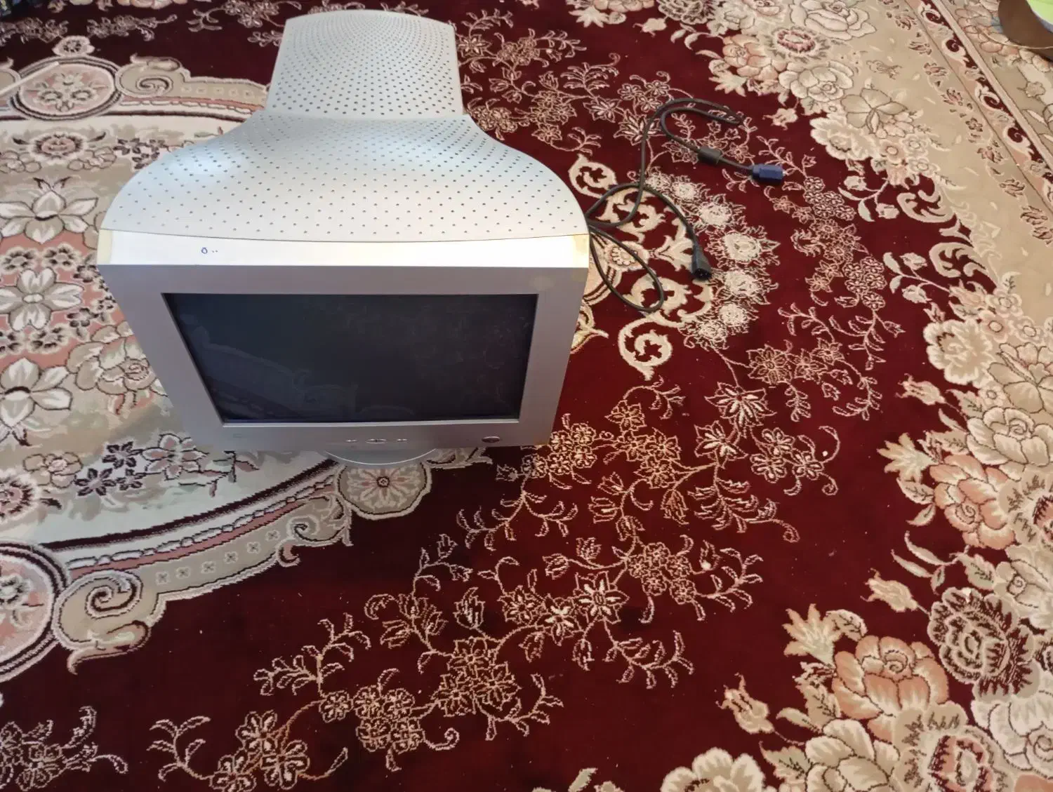 مانیتور قدیمی|رایانه رومیزی|مبارکه, |دیوار