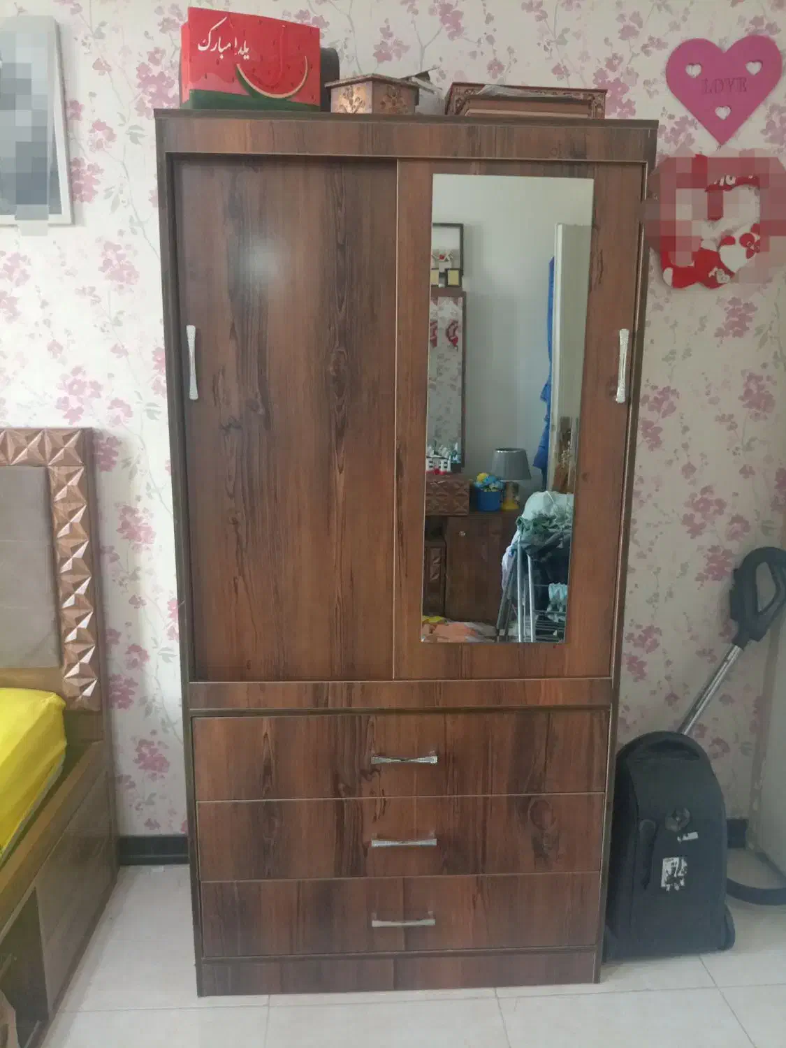 سرویس تختخواب|تخت و سرویس خواب|اندیشه, اندیشه فاز ۴|دیوار