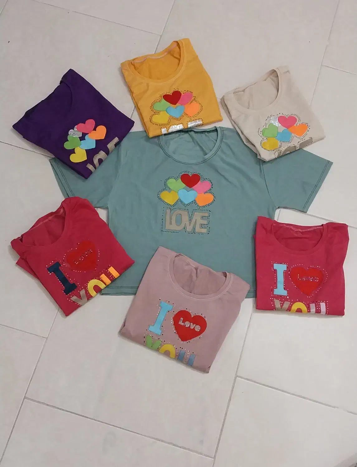 فروش انواع کیف و لباس فقط به صورت اینترنتی|لباس|شاهین‌شهر, خبرنگار|دیوار