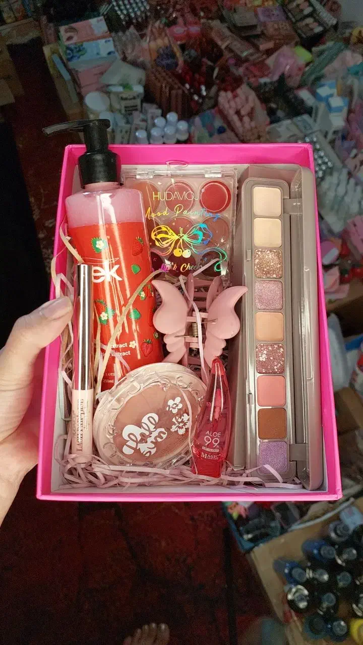 پک ارایشی   تولد سوپرایز و لوازم ارایشی تک|آرایشی، بهداشتی، درمانی|کرمان, |دیوار