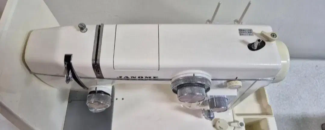 چرخ خیاطی ژانومه 802و a4|چرخ خیاطی و ریسندگی|بوشهر, |دیوار