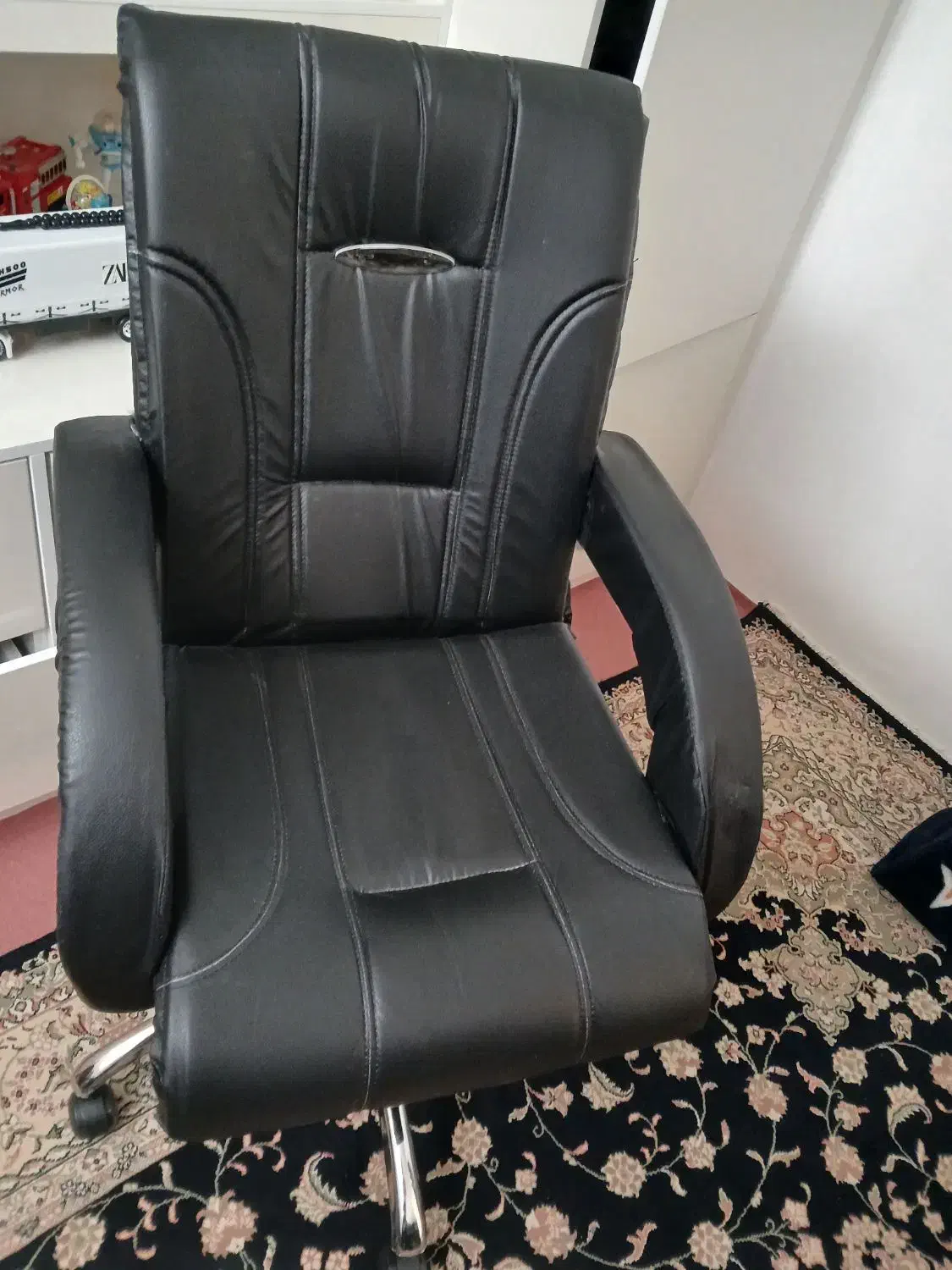 صندلی در حد|صندلی و نیمکت|اردبیل, |دیوار