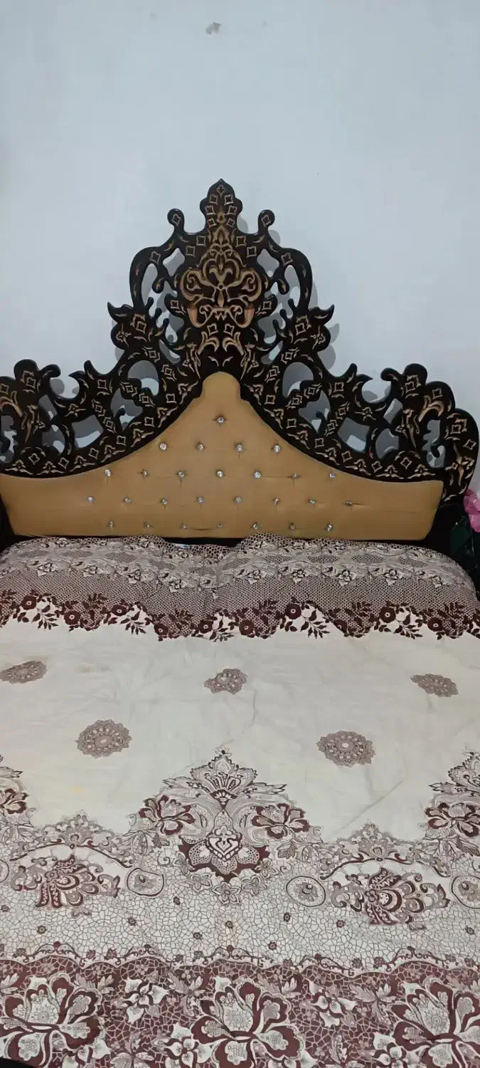 تخت خواب دونفره تاج دار|تخت و سرویس خواب|قرچک, باقرآباد|دیوار