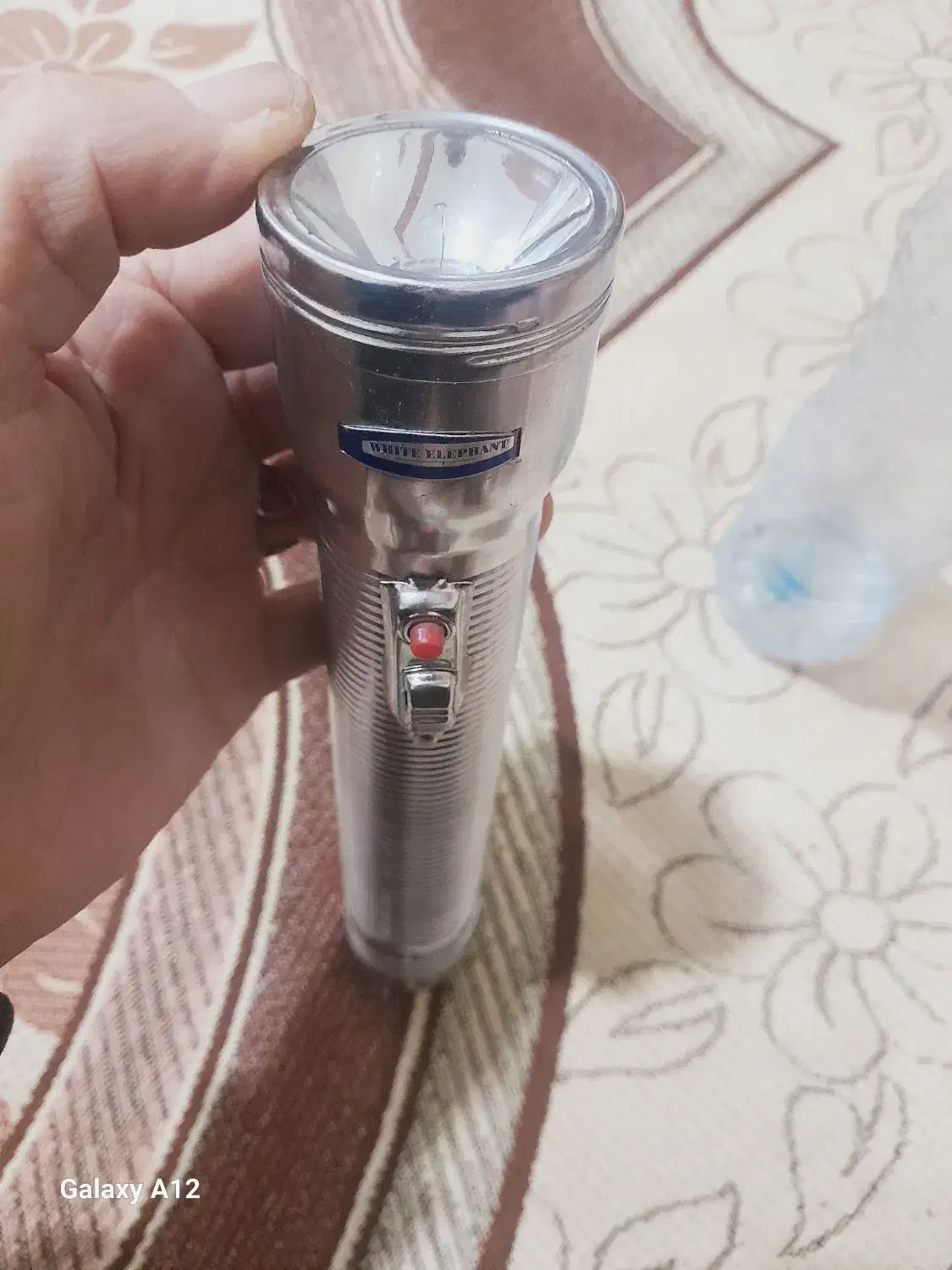 چراغ قوه قدیمی نو وسالم|کلکسیون اشیاء عتیقه|ایلام, |دیوار