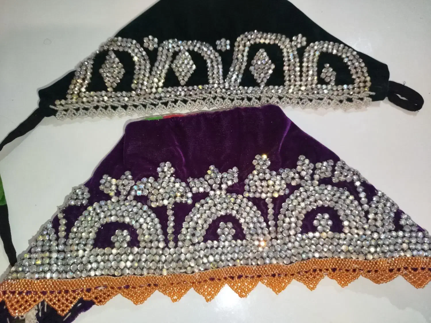 دو عدد لچک قدیمی|لباس|فولادشهر, مسکن مهر فولادشهر|دیوار