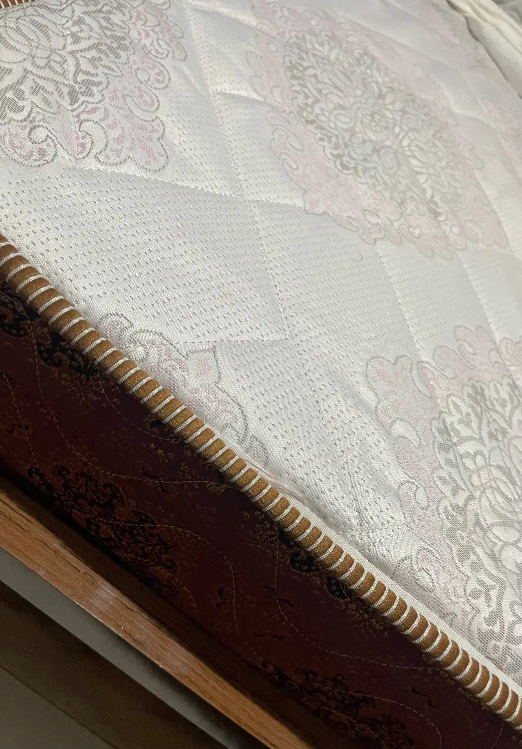 تشک تخت فنر دار  دو نفره سایز ۱۶۰ مدل کلاسیک رویال|تشک تختخواب|همدان, |دیوار