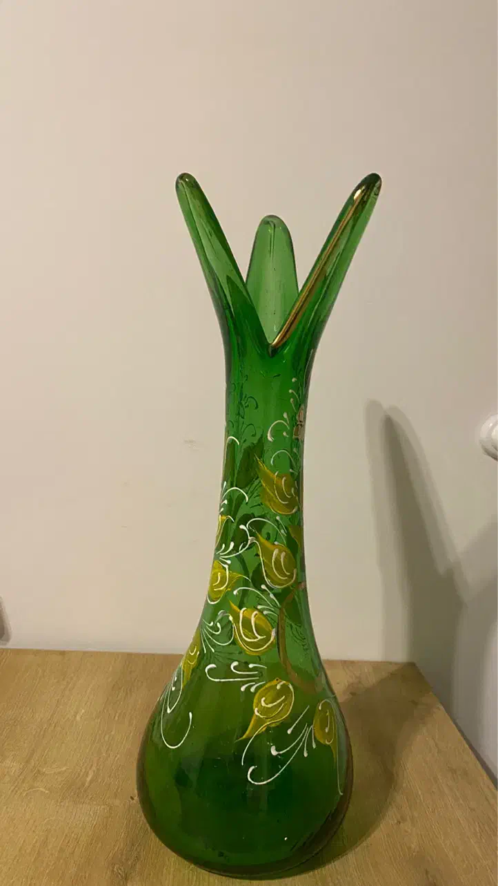 گلدان قدیمی|کلکسیون اشیاء عتیقه|اصفهان, باغ دریاچه|دیوار