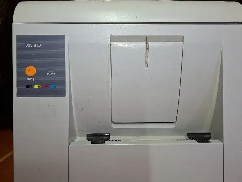 فروش یک عدد پرینتر رنگی لیزری|پرینتر، اسکنر، کپی، فکس|شهرکرد, |دیوار