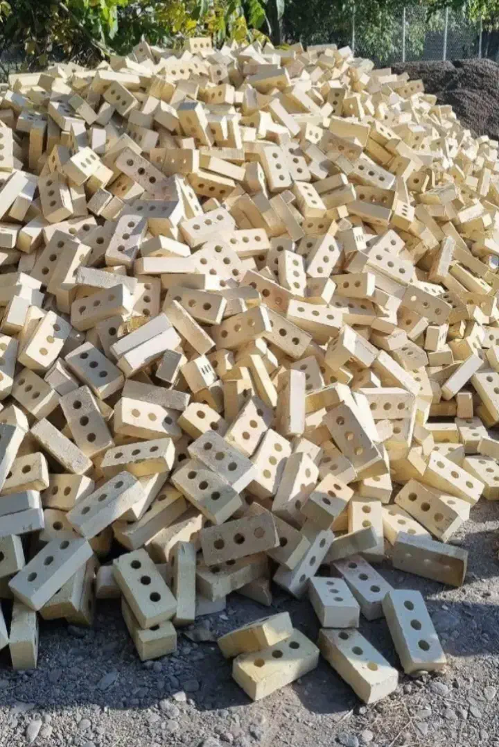 نیسانی تهیه و حمل ماسه آجر نخاله بلوک مصالح ساخ|خدمات حمل و نقل|شاهرود, |دیوار