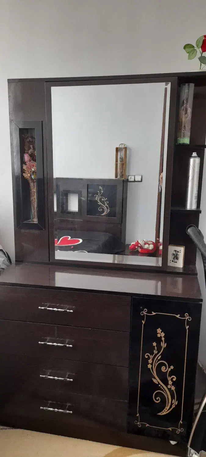 تخت و دلاور|تخت و سرویس خواب|تربت‌حیدریه, جانبازان|دیوار