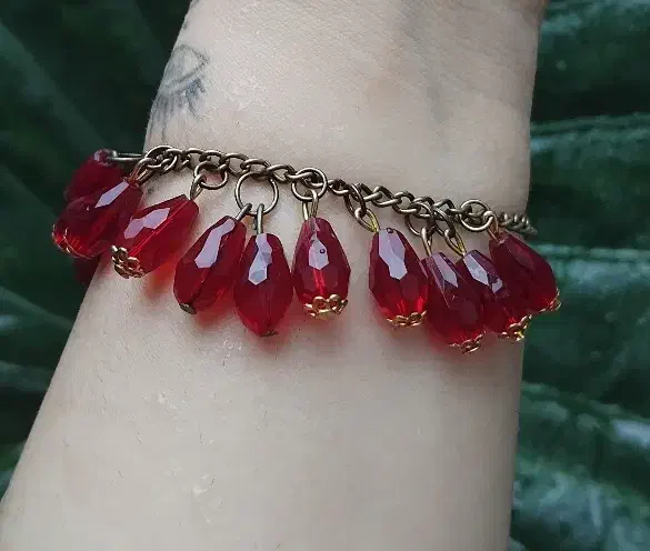 دستبند انار|بدلیجات|رشت, باهنر|دیوار