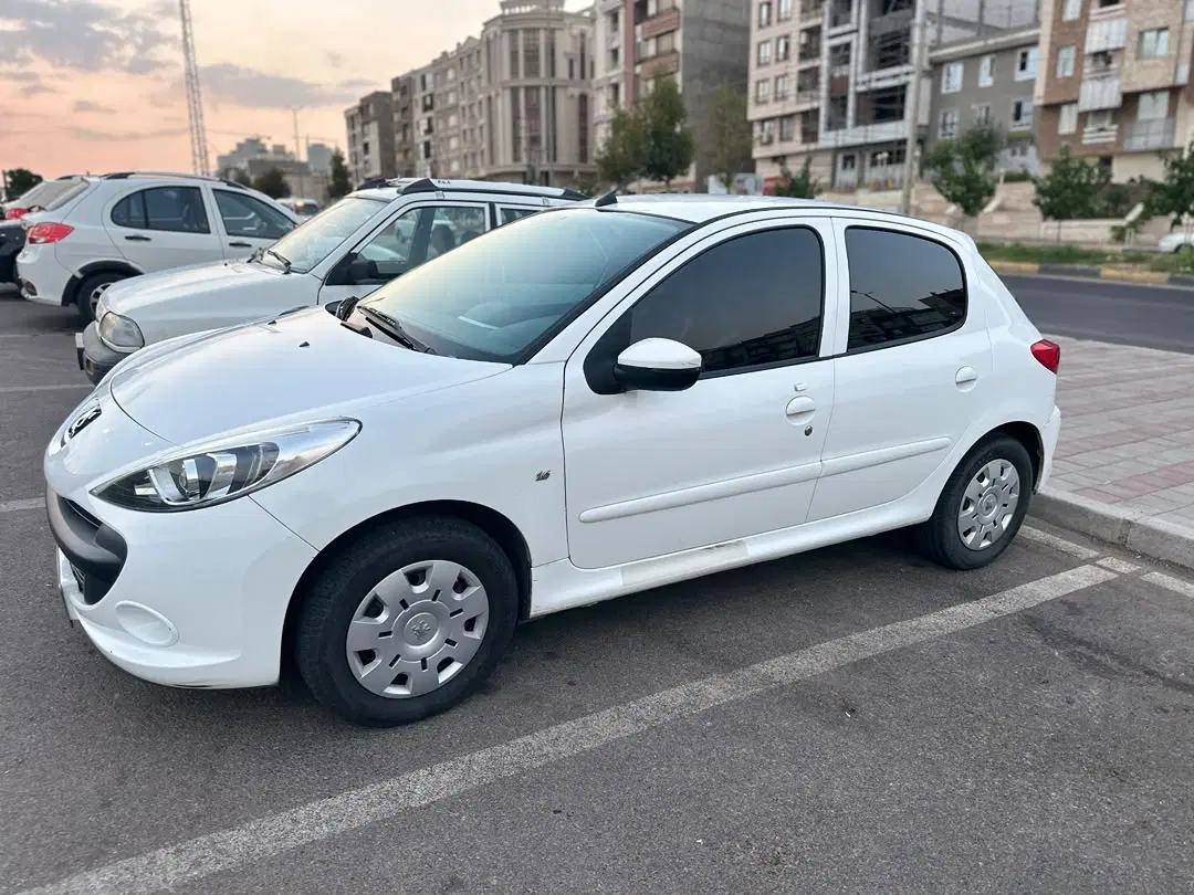 207مدل 98|خودرو سواری و وانت|قزوین, |دیوار
