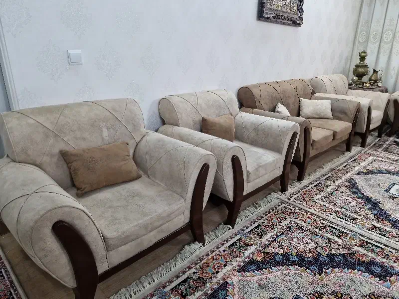 مبلمان ۹ نفره|مبلمان خانگی و میز عسلی|قم, باغ کرباسی|دیوار