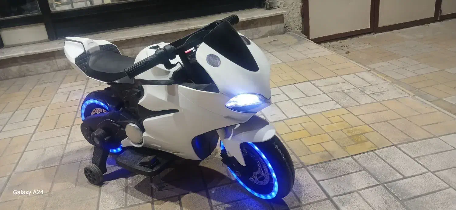 موتور شارژی دوکاتی|اسباب‌بازی بچه|کرمانشاه, |دیوار