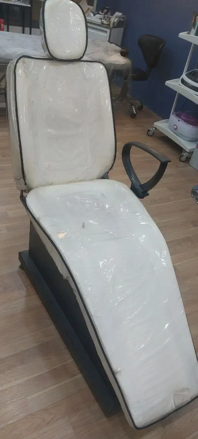 صندلی اصلاح ومیکاپ|آرایشگاه و سالن‌های زیبایی|مشهد, هنرستان|دیوار