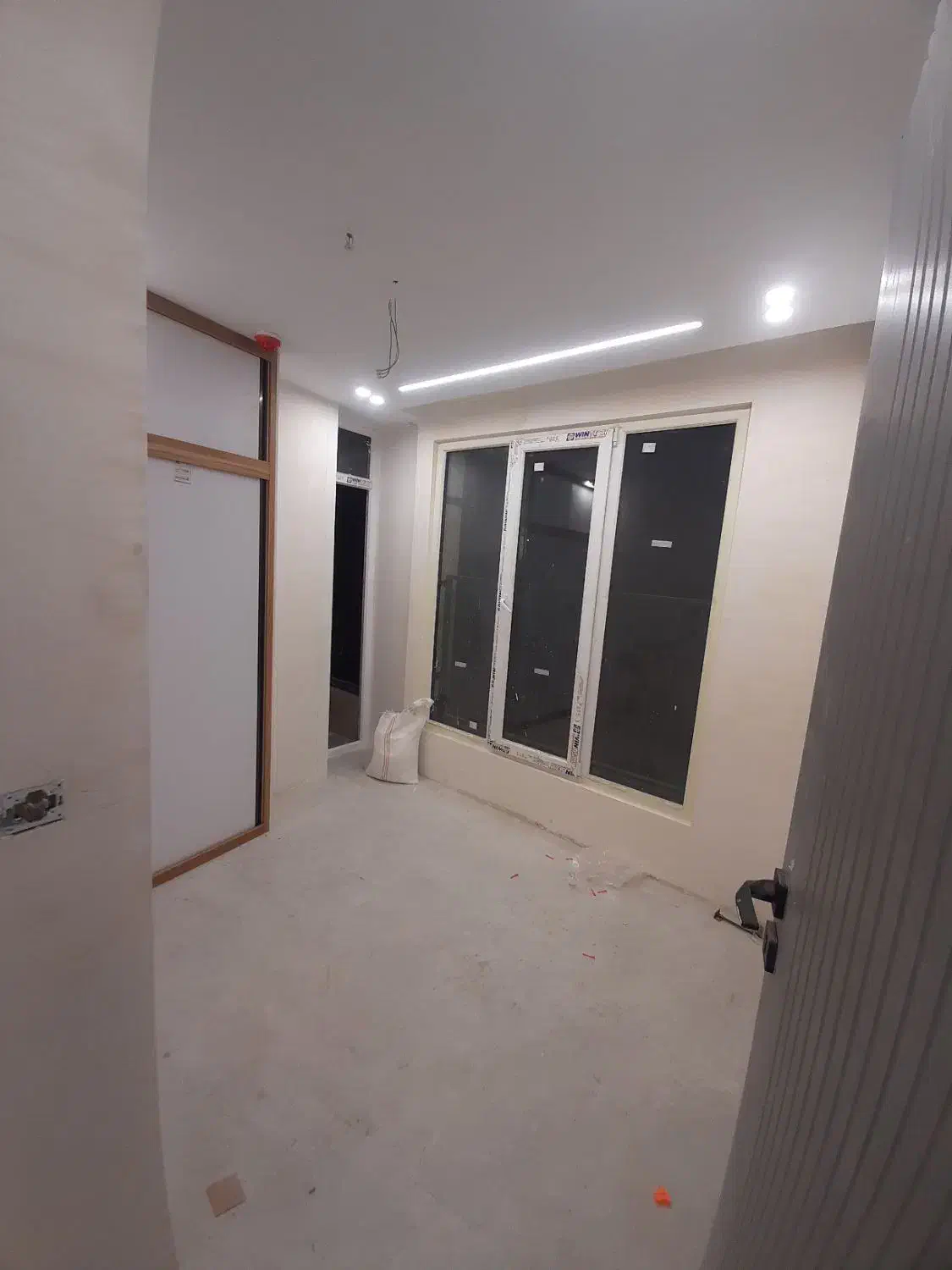 ۸۱مترنوسازکلید نخورده ط ۶ خ پیروزی بلوار نیکنام