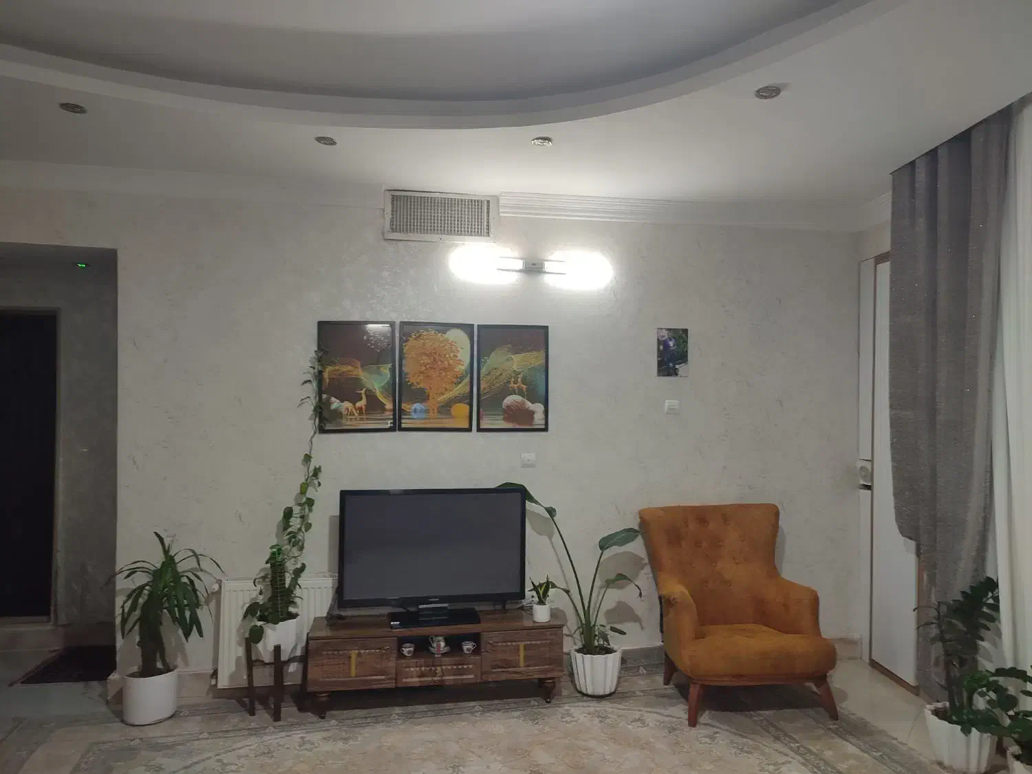 آپارتمان طبقه اول ، ۱۲۰ متر ، میدان بعثت|اجارهٔ آپارتمان|نیشابور, میدان حافظ|دیوار