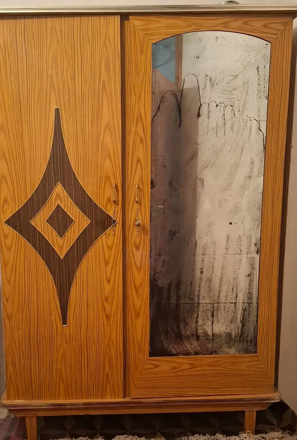 کمد قدیمی بیش از ۵۰ سال سالم در حد نو|جاکفشی، کمد، دراور|تبریز, |دیوار