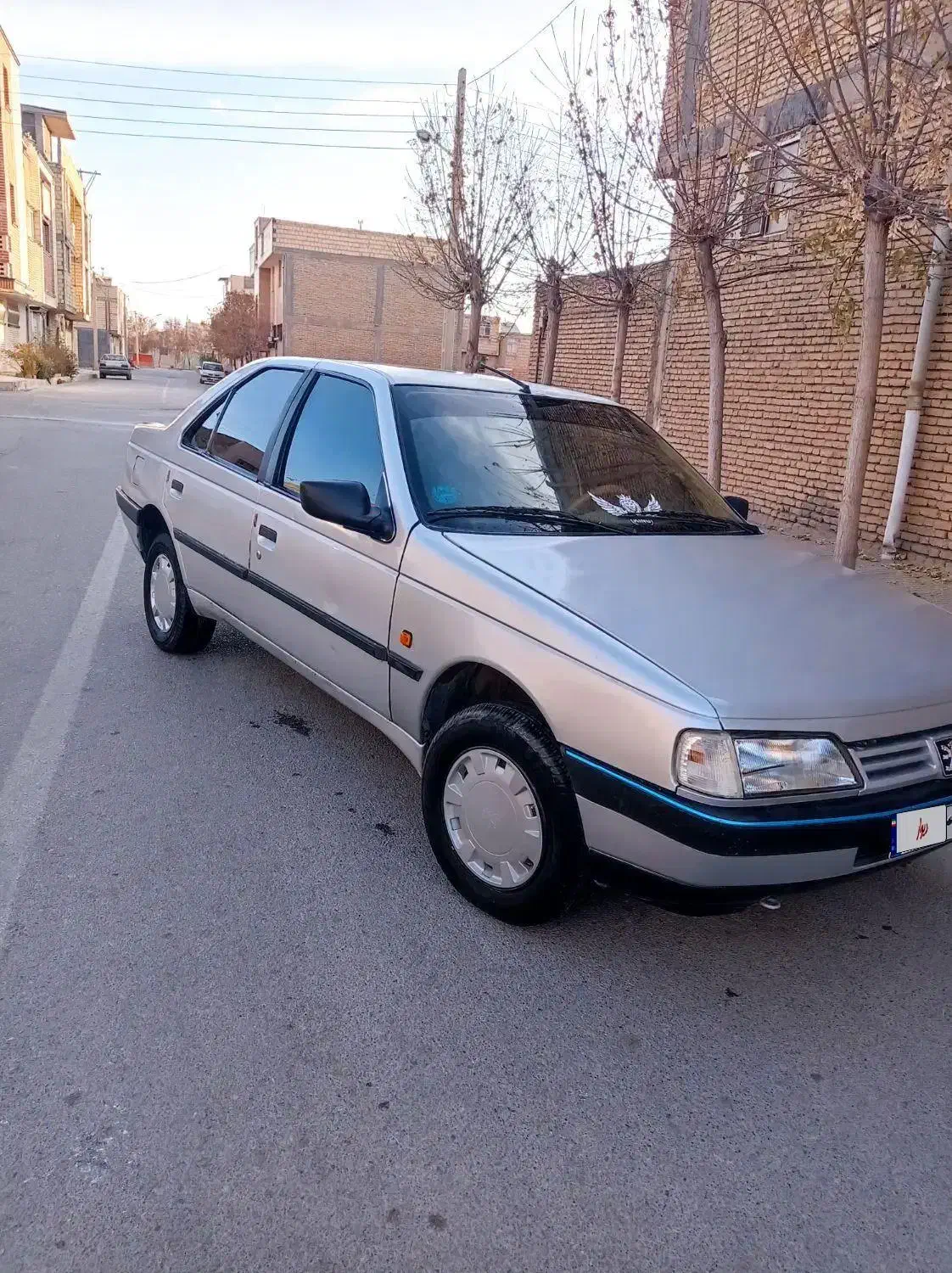 پژو405نقره ای|خودرو سواری و وانت|شهرکرد, |دیوار