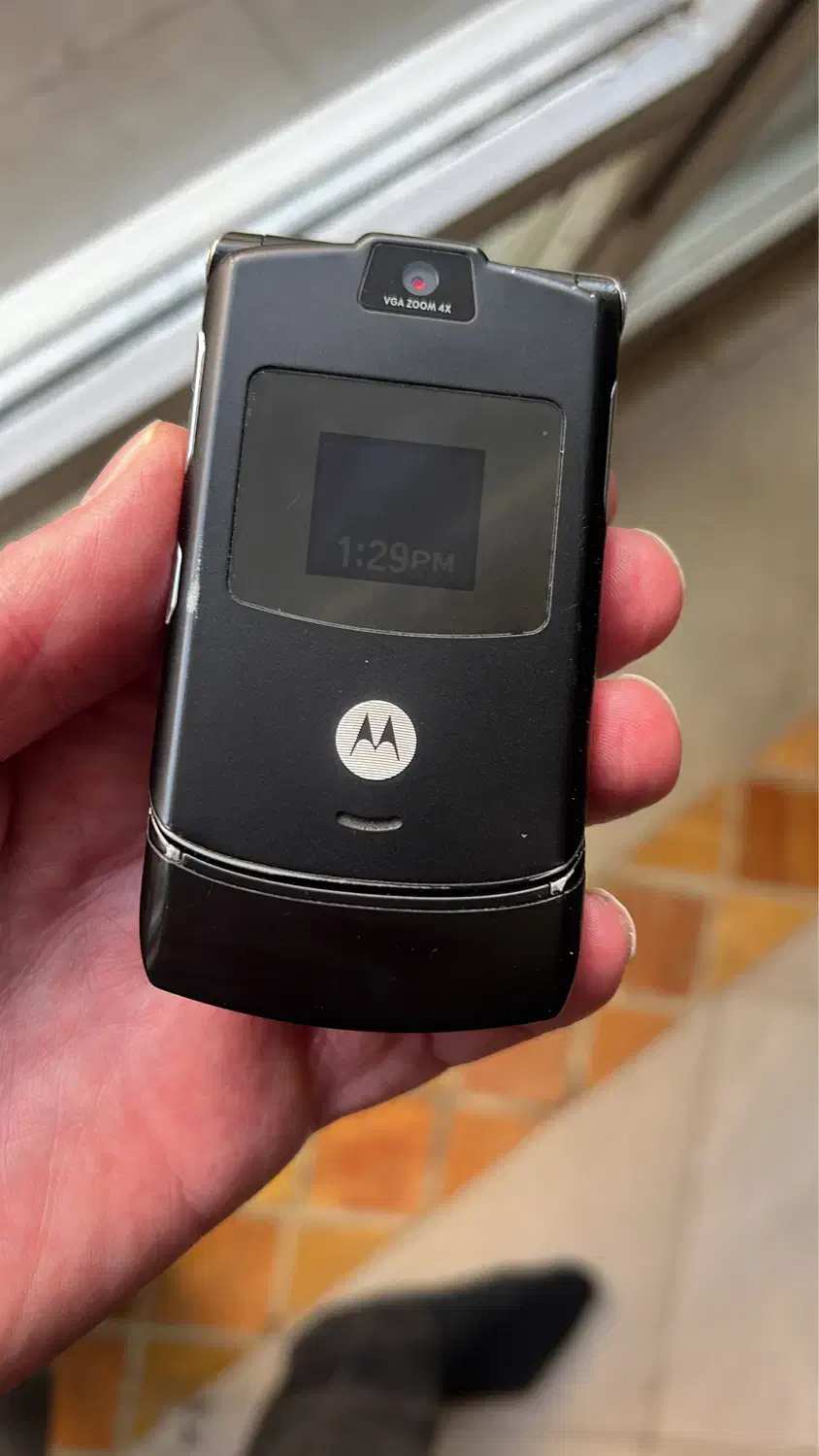 گوشی موتورولا v3|موبایل|تهران, ولنجک|دیوار