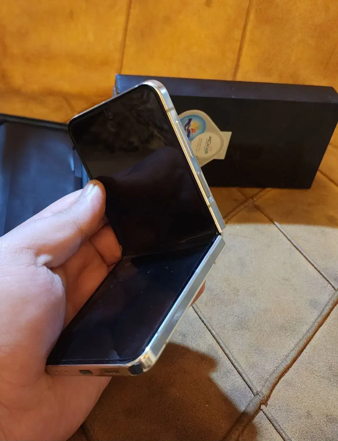 z flip new 5 سفید ۵۱۲گیگ رام ۸|موبایل|تهران, بهارستان|دیوار