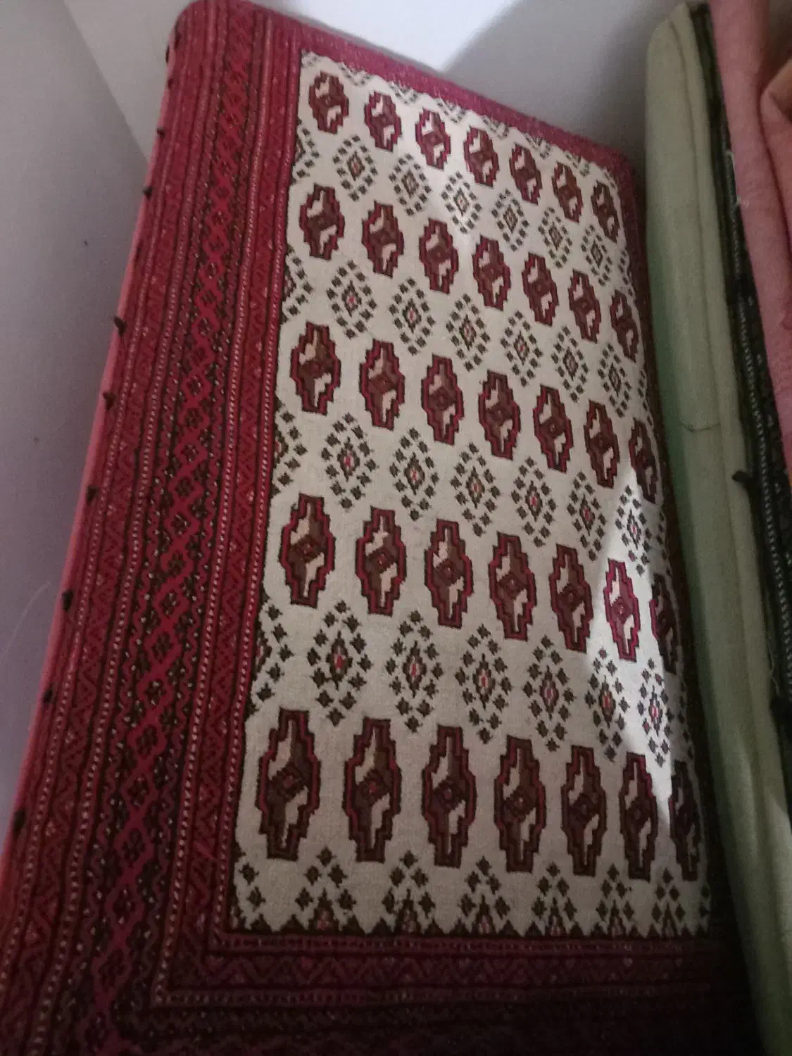۶ عدد پشتی تمیز نو قیمت مناسب.جفتی ۳۰۰دوعدد۳۰۰|پشتی|تربت‌حیدریه, باغ سلطانی|دیوار
