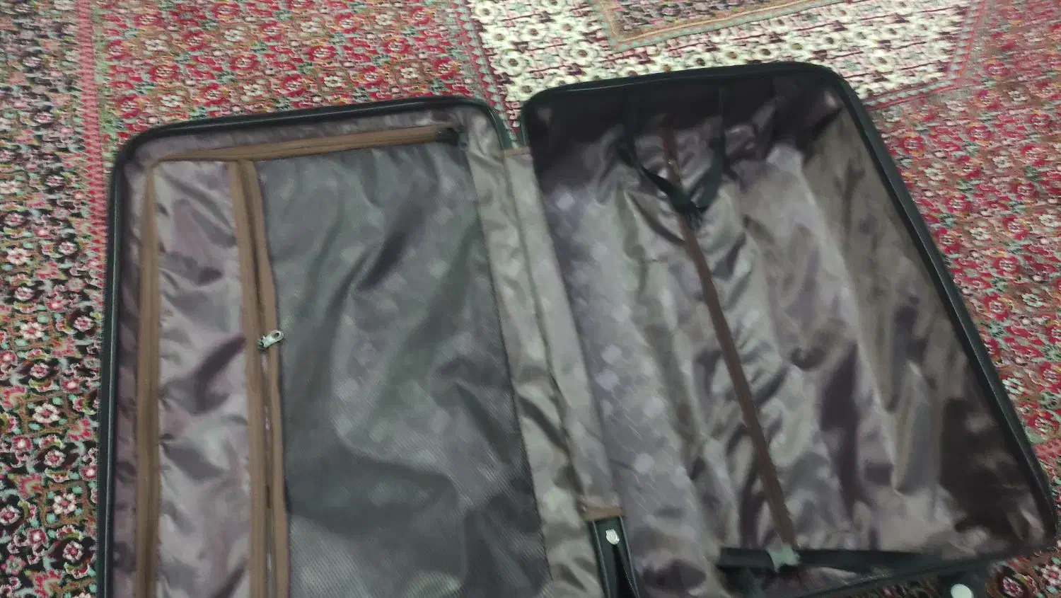 چمدان خارجی|کیف، کفش، کمربند|بروجرد, |دیوار