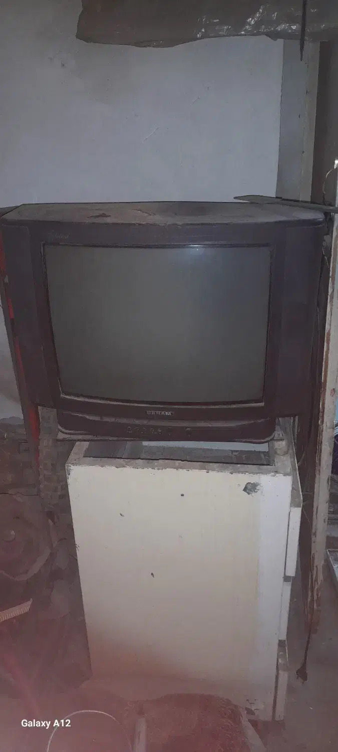 تلویزیون۱۴ و۲۱ هردو رنگی|تلویزیون و پروژکتور|تهران, دژکام|دیوار