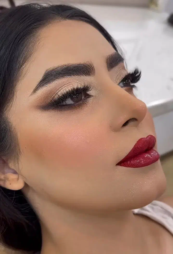 میکاپ و شینیون با نازلترین قیمت|خدمات آرایشگری و زیبایی|رشت, دیانتی|دیوار