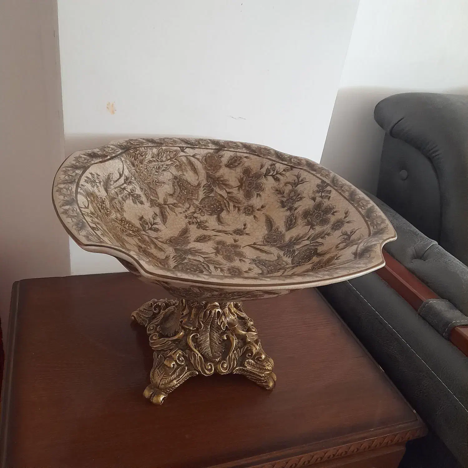 ظرف پذیرای|ظروف سرو و پذیرایی|گنبد کاووس, |دیوار