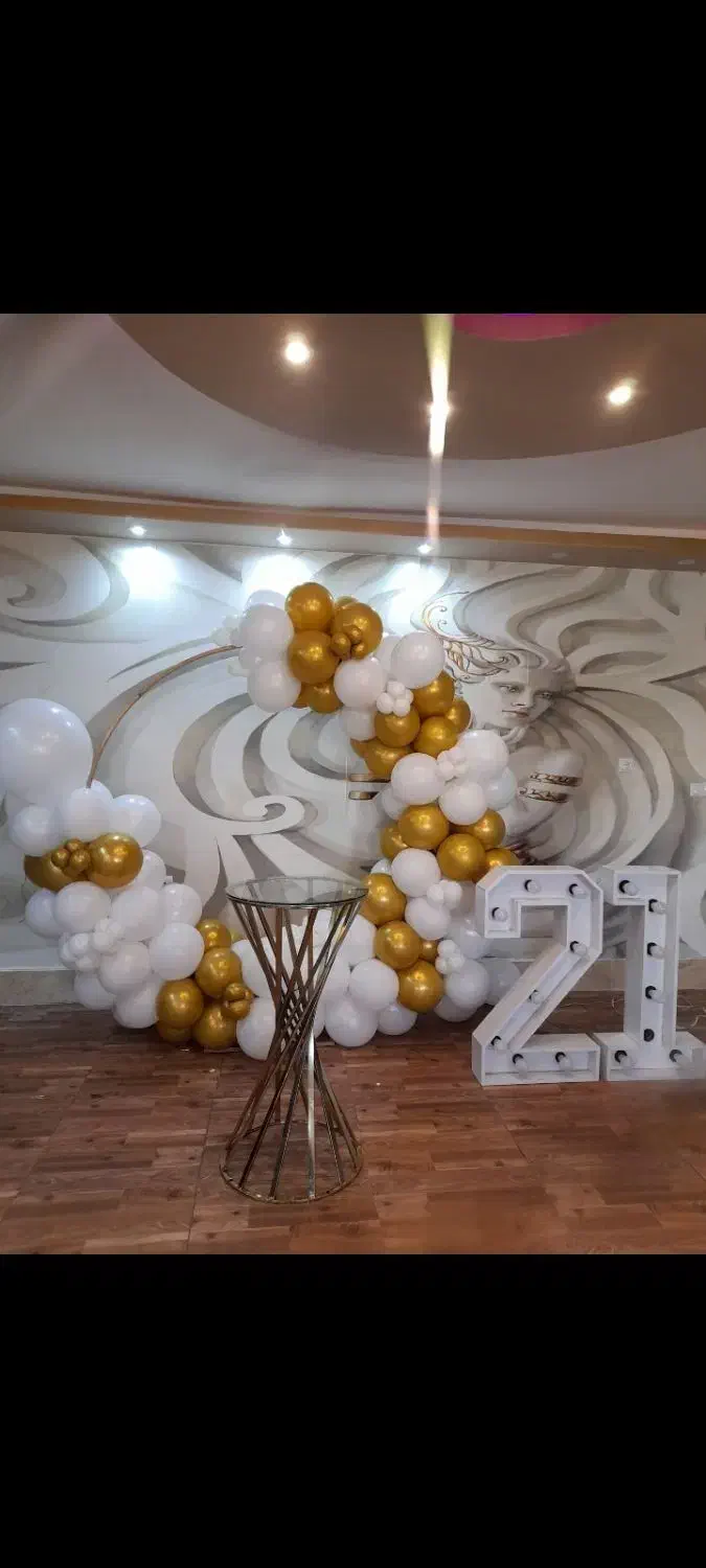 بکگراند طلایی و رگال لباس ۱۲۰ سانتی|صنایع دستی و سایر لوازم تزئینی|شیراز, گویم|دیوار