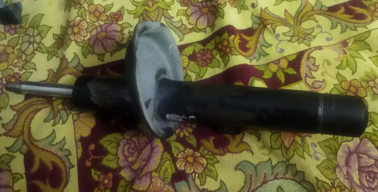 یکعدد کمک جلو پژو 206سالم به شرط، اصلی باضمانت|قطعات یدکی و لوازم جانبی|نیشابور, شهید بهشتی|دیوار