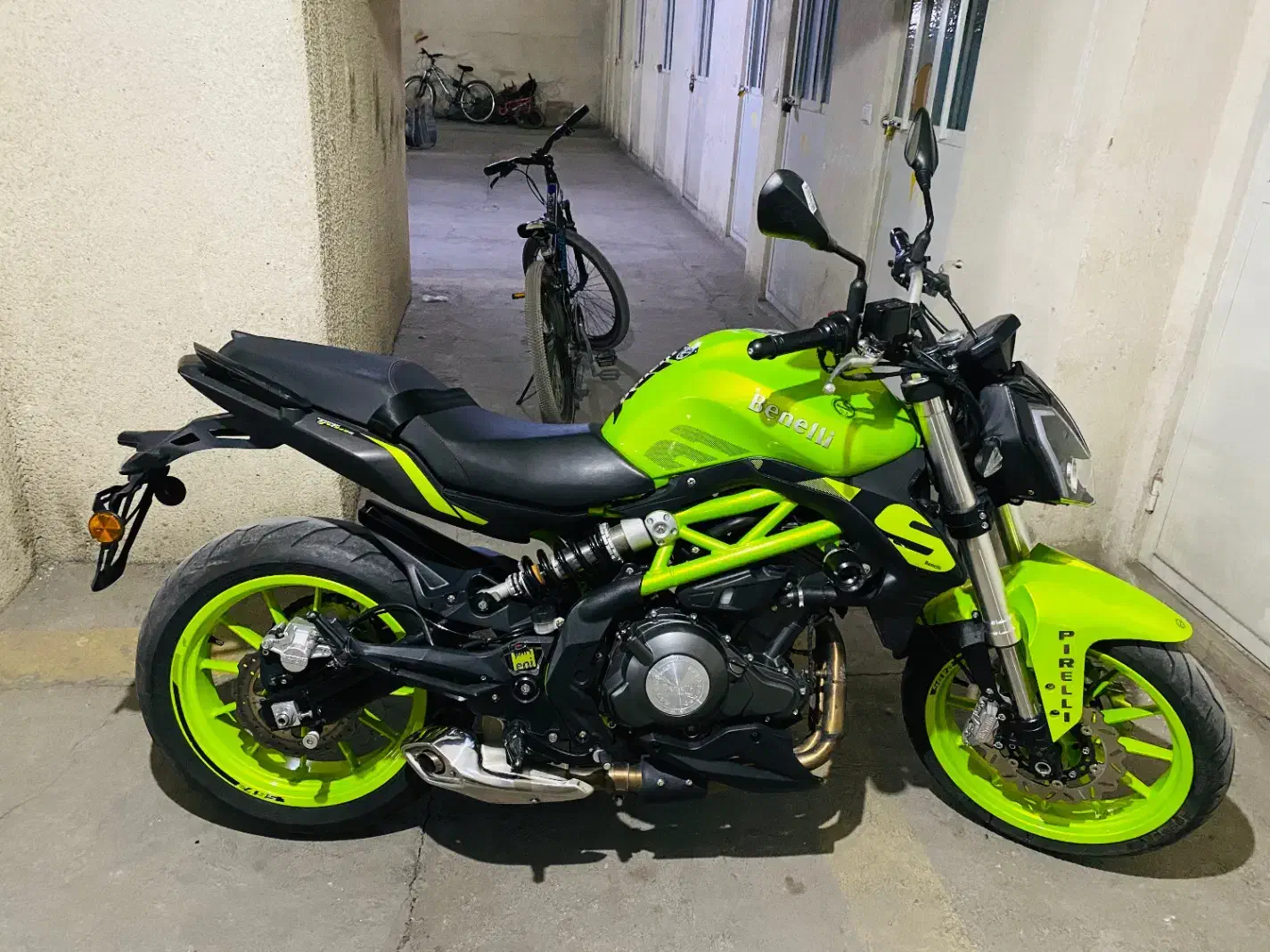 بنلی ۳۰۰ جفت سیلندر|موتورسیکلت|قم, زنبیل آباد|دیوار