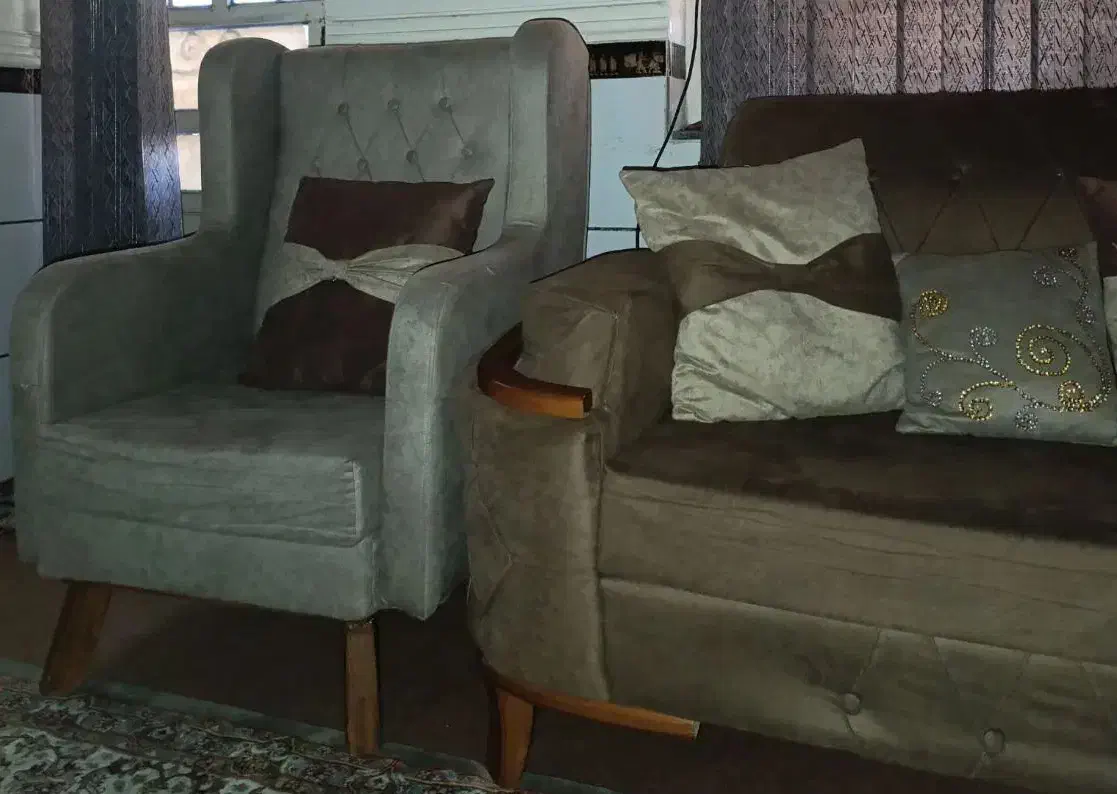 مبل چستر فرانسوی به همراه میز و گل میز|مبلمان خانگی و میز عسلی|دوگنبدان, |دیوار