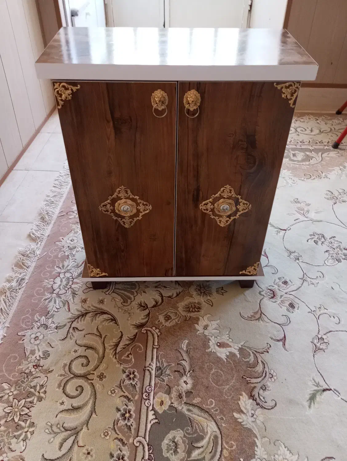 جاکفشی|جاکفشی، کمد، دراور|آباده, |دیوار