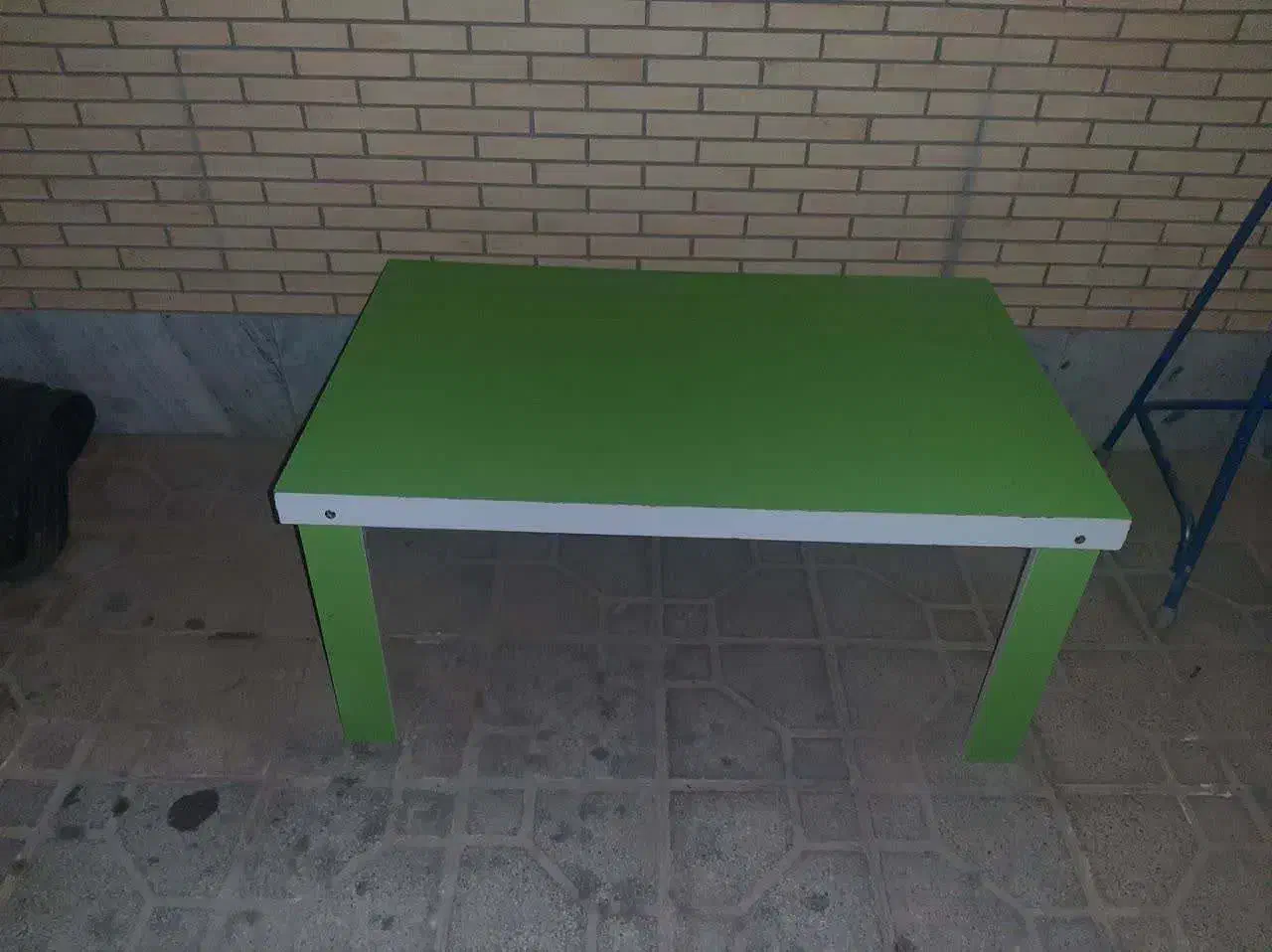 فروش تعدادی وسایل میز و صندلی مهد و پیش دبستانی|اسباب و اثاث بچه|هرند, |دیوار