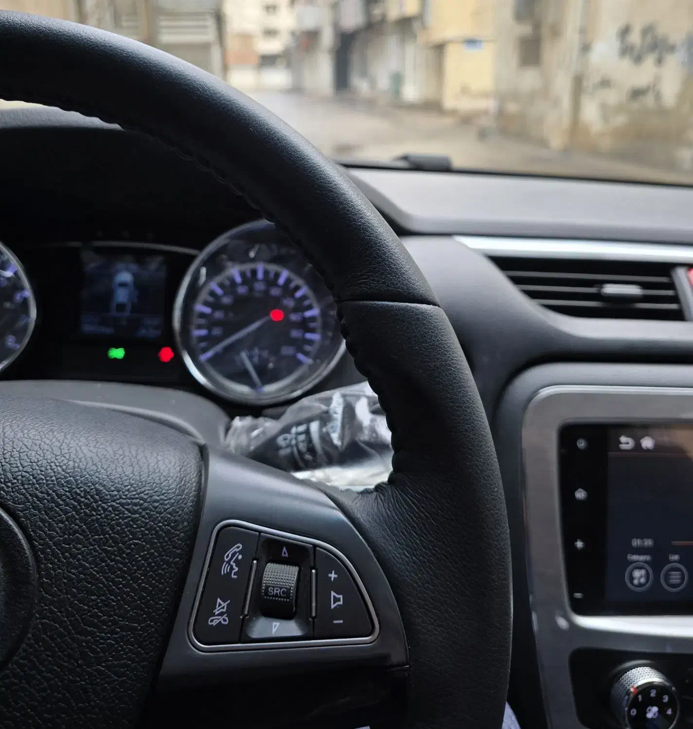 کی ام سی T8|خودرو سواری و وانت|کوار, |دیوار