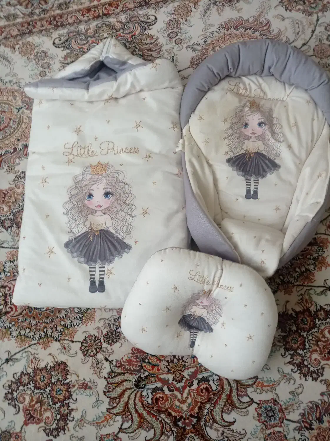 دو سرویس خواب نوزاد و قنداق فرنگی|اسباب و اثاث بچه|همدان, |دیوار