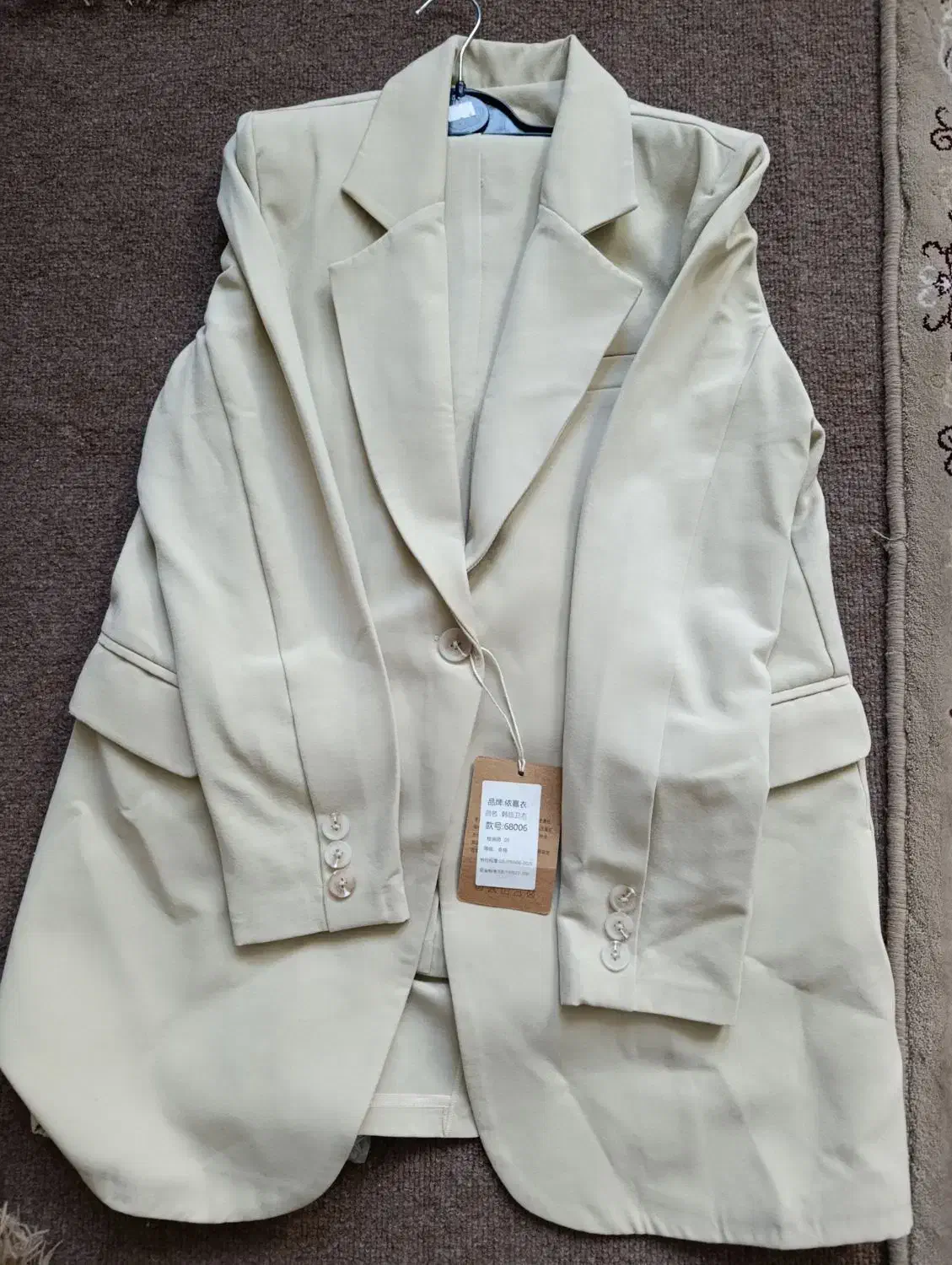 کت وشلوارسایز۴۶نونودوتومن خریدم سایز نشد|لباس|هشتگرد, شهرک ولیعصر (مصلی)|دیوار