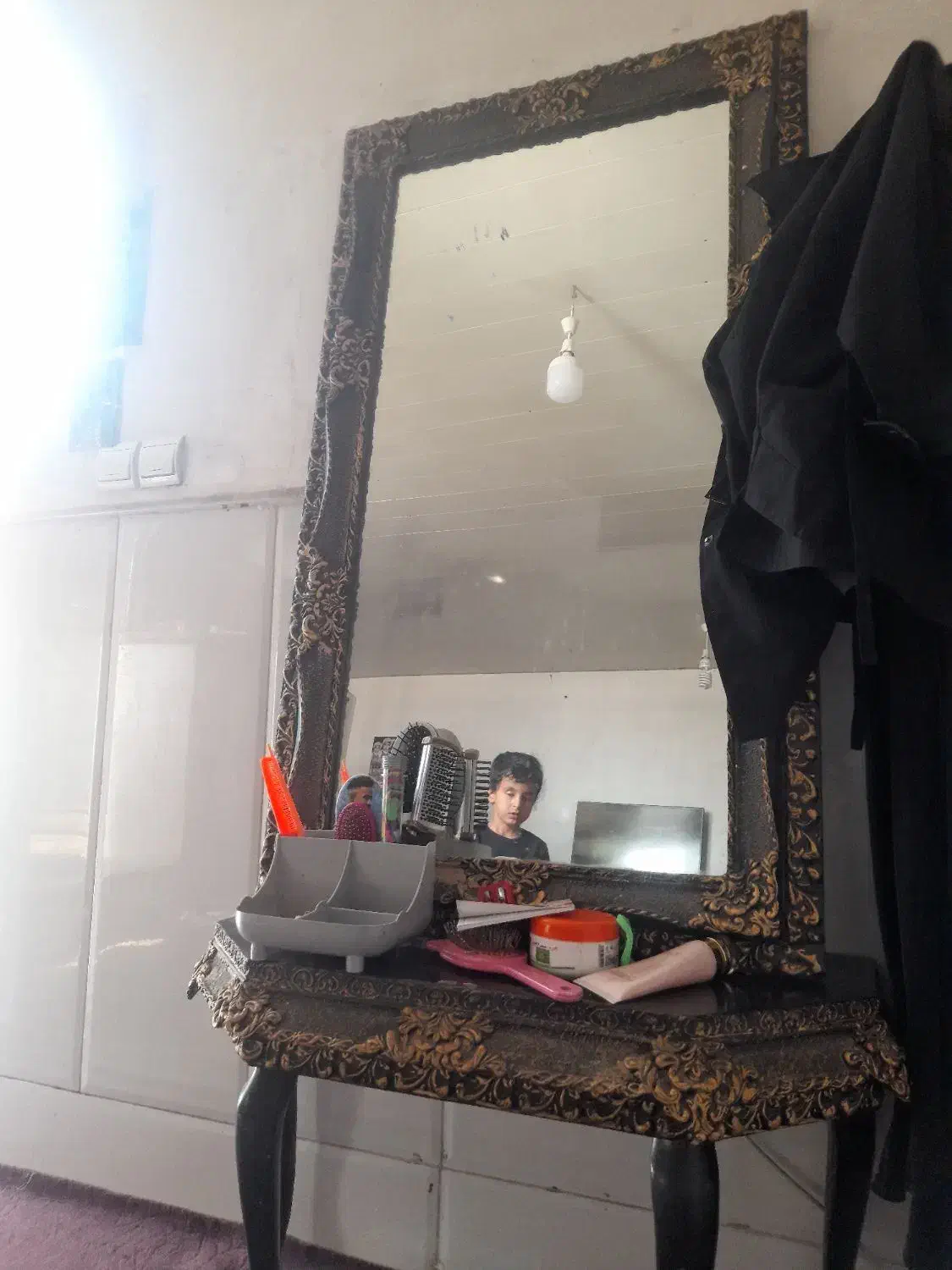 اینه و شمعدان|آینه|کهک, |دیوار