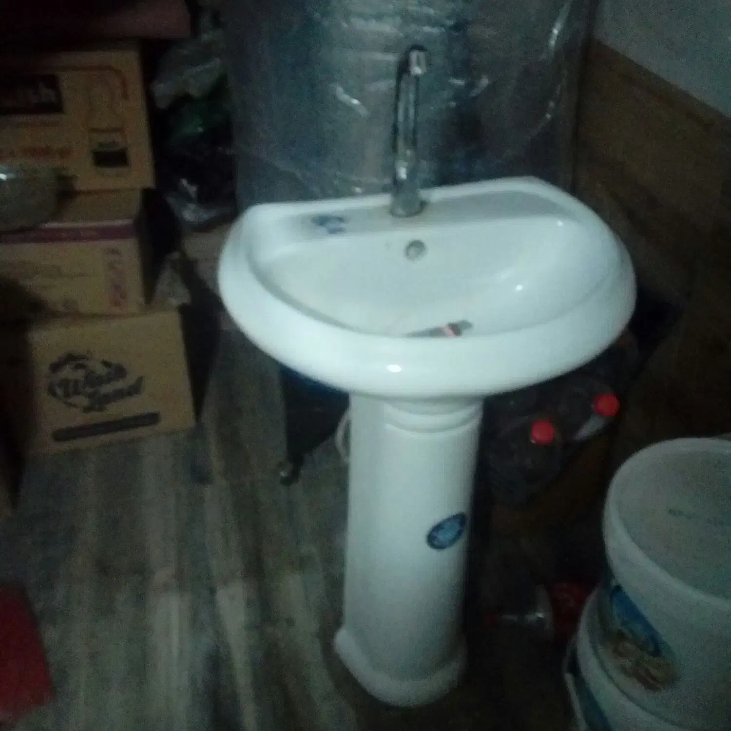 روشویی باشیراب|لوازم سرویس بهداشتی|بهار, |دیوار